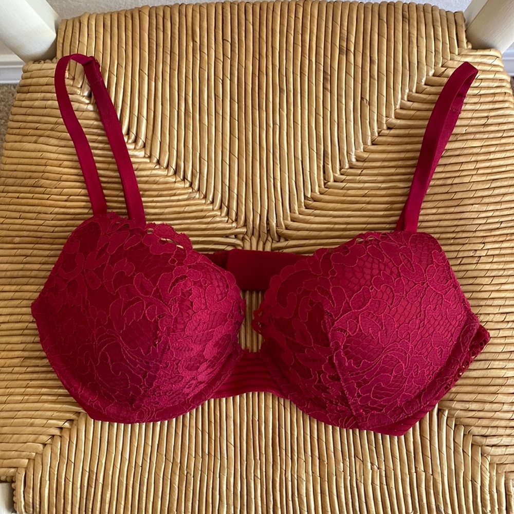 Victoria’s Secret “Very Sexy Push-Up” 32C Lace Bra